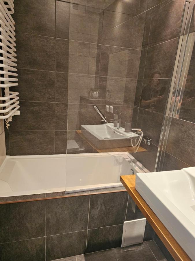 Apartament Rodzinny - Calodobowe Zakwaterowanie, Bezplatny Parking Thorn Exterior foto